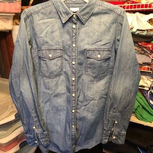 Fossil denim shirt long sleeve in faded denim.